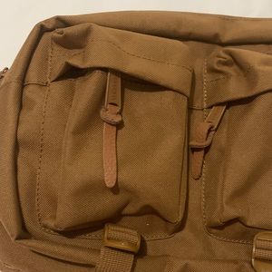 Hershel like new cross body 👌👀❗️